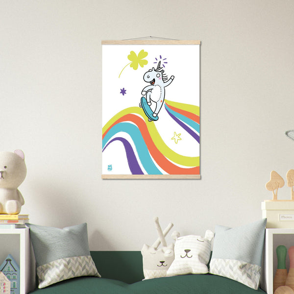 "Lucky Unicorn" Poster mit Holzaufhänger (FSC zertifiziert)